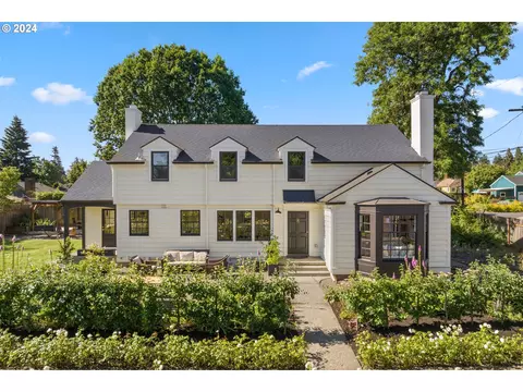 5220 NE Roselawn St, Portland, OR 97218