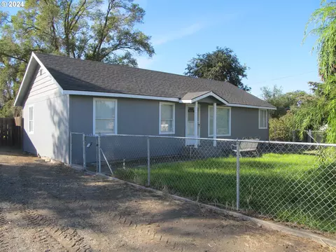 1890 E Hooker Rd, Hermiston, OR 97838