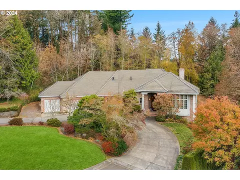 6897 SW Greenwich Dr, Portland, OR 97225