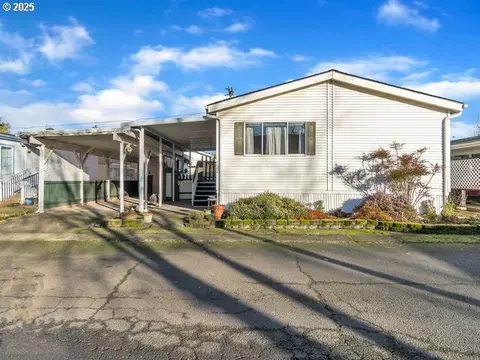 4882 Lancaster Dr NE #122, Salem, OR 97305