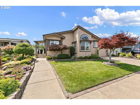 3220 Crescent Ave #33, Eugene, OR 97408
