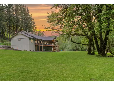 9348 N Fork Siuslaw Rd, Florence, OR 97439