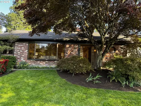 1270 SW Orinda Way, Portland, OR 97225