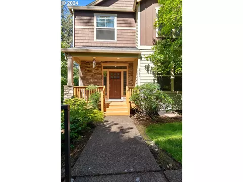 9057 SW Soprano Ln, Portland, OR 97225