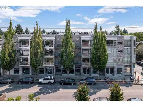 910 SE 42nd Ave #360, Portland, OR 97215