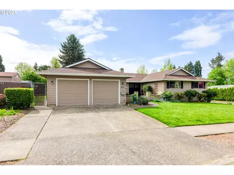 18980 NW Astoria Dr, Portland, OR 97229