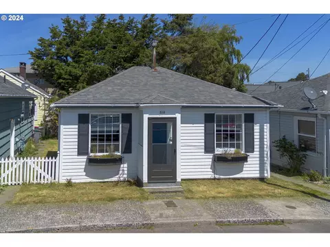 310 Avenue K, Seaside, OR 97138