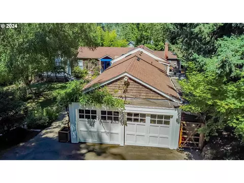 8707 SW Leahy Rd, Portland, OR 97225