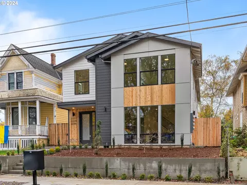 2236 SE Ankeny St #4, Portland, OR 97214