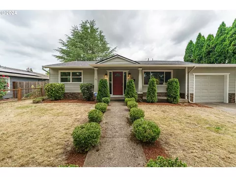 7923 SE Sherman St, Portland, OR 97215