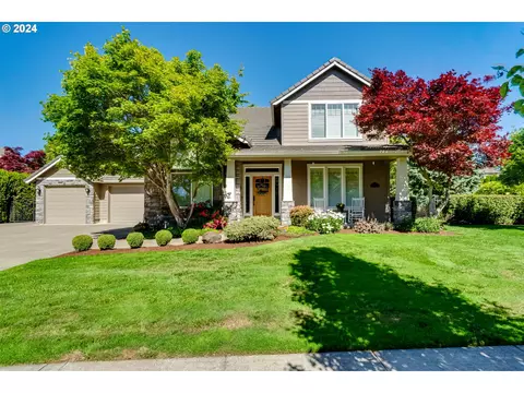3765 Meadow View Dr, Eugene, OR 97408