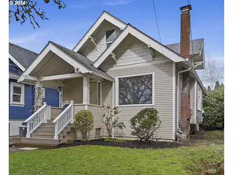 3839 SE Ivon St, Portland, OR 97202