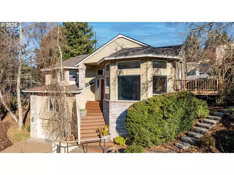 1056 Snidow Dr, West Linn, OR 97068