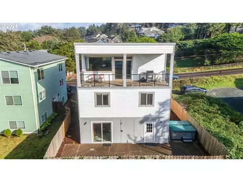 5545 NW Logan Rd, Lincoln City, OR 97367