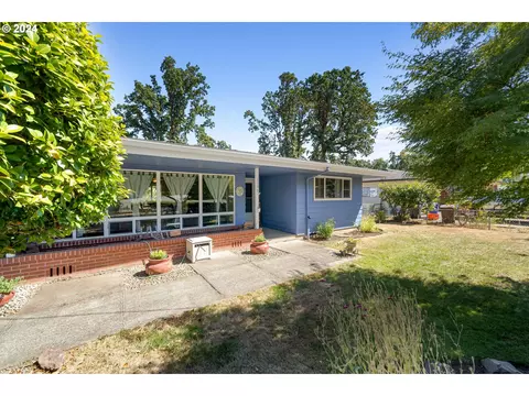 1135 Lafayette Ave, Oregon City, OR 97045