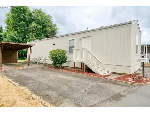 2420 NE Hembree St #51, Mcminnville, OR 97128