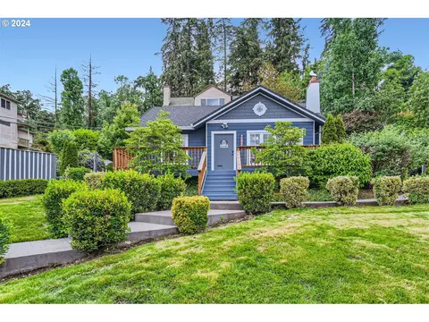 21715 Willamette Dr, West Linn, OR 97068