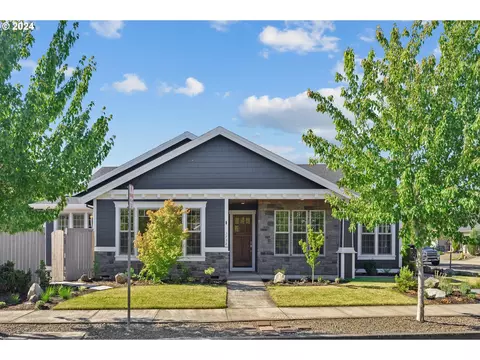 3738 N Dahlia St, Newberg, OR 97132