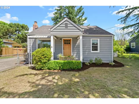 6215 SE Flavel St, Portland, OR 97206
