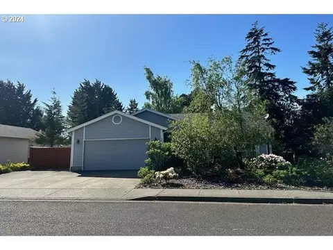 3995 Munsel Creek Dr, Florence, OR 97439