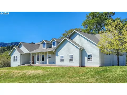 135 Marys View Ln, Roseburg, OR 97471