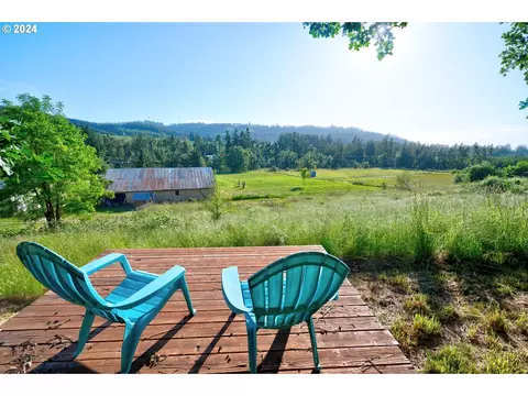 18997 Abiqua Rd NE, Scotts Mills, OR 97375