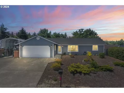 1235 Yew St, Florence, OR 97439
