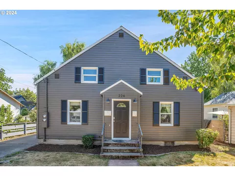 226 NW 10th St, Mcminnville, OR 97128