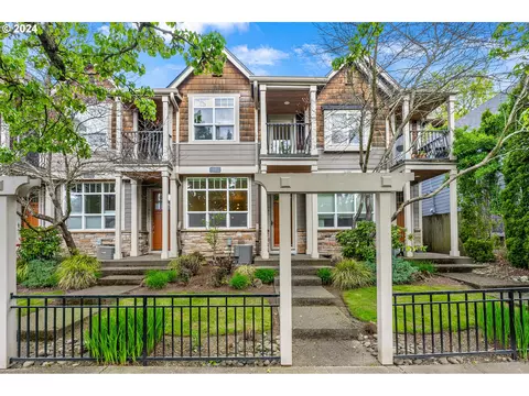 945 SE Marion St, Portland, OR 97202