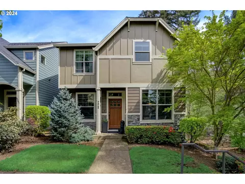 9045 SW Soprano Ln, Portland, OR 97225