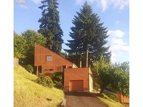 3530 Onyx St, Eugene, OR 97405