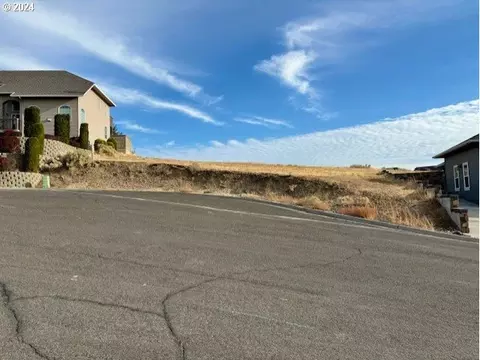 SW Quinney Ln, Pendleton, OR 97801 photo 2