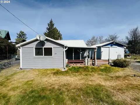 125 E Darwin St, Athena, OR 97813