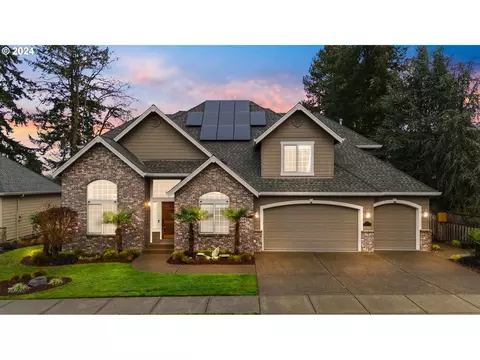895 NE Addison Ct, Hillsboro, OR 97124