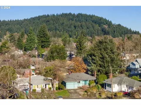 5955 SE Kelly St, Portland, OR 97206