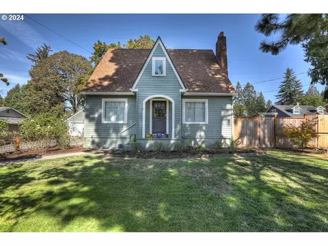 7605 SW Oak St, Portland, OR 97223