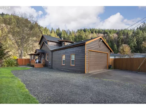 429 Evans Dr, Tidewater, OR 97390