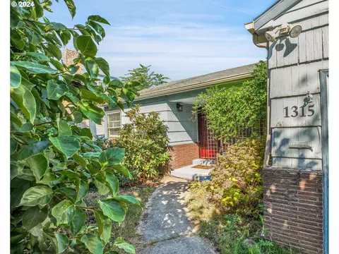 1315 N Russet St, Portland, OR 97217