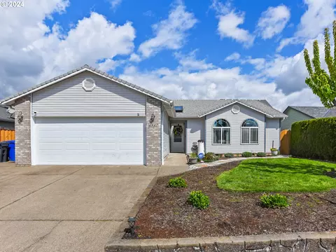 4947 NE Manning Dr, Salem, OR 97305