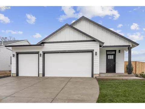 717 Tigerlily St, Silverton, OR 97381