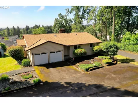 570 Hillcrest Rd, Saint Helens, OR 97051