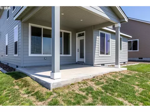 Exterior - 856 E Autumn Ave, Hermiston, OR 97838 photo 7 of 8