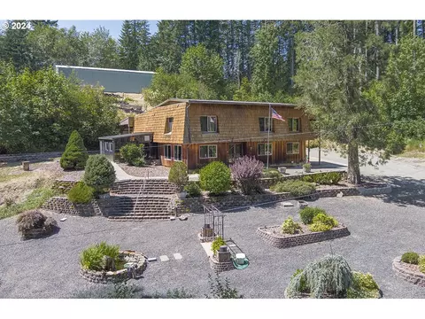 57169 Douglas Way, Scappoose, OR 97056