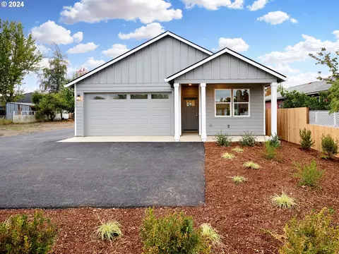 1507 N 2nd St, Silverton, OR 97381