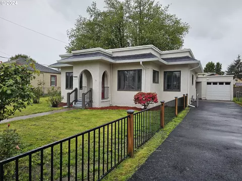1309 S 8th Ave, Kelso, WA 98626