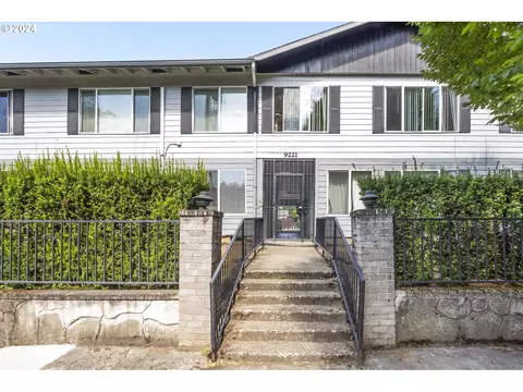 9221 N Lombard St #12, Portland, OR 97203