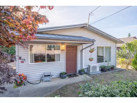 1265 N Henry St, Coquille, OR 97423
