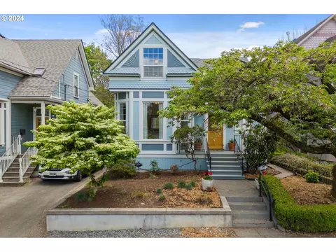 630 SE 33rd Ave, Portland, OR 97214