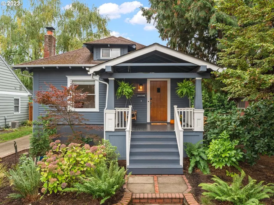  3012 NE Hoyt St, Portland, OR 97232 photo 1