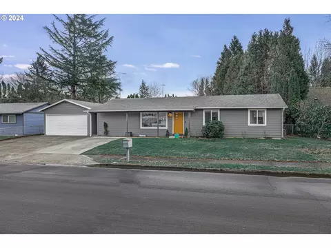 800 SW 14th St, Troutdale, OR 97060